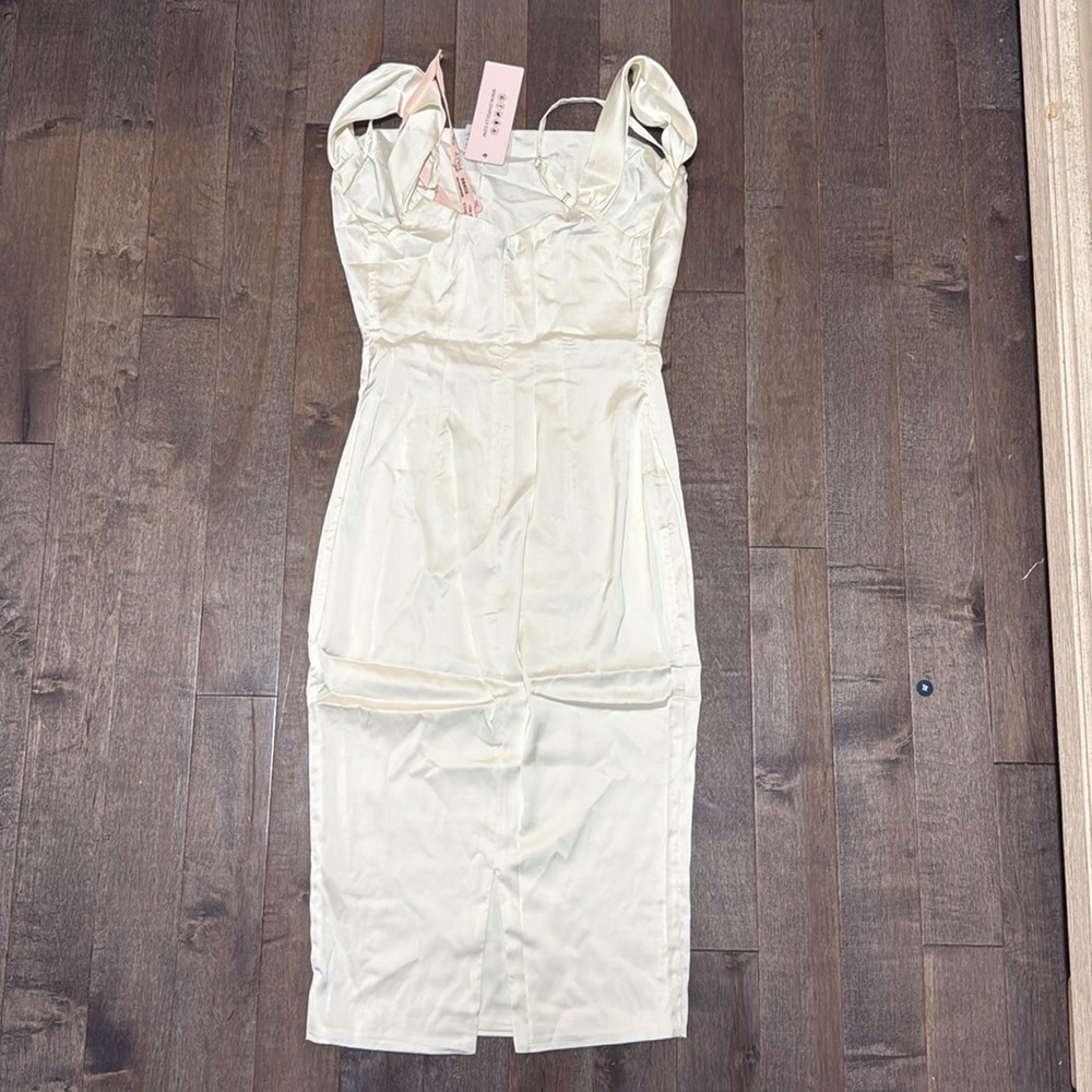 Oh Polly Cream Ruched Bodycon Midi Dress size 6 US - Picture 5 of 5